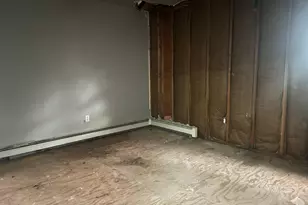 25 Avenue B, Holbrook, NY 11741 - Photo 17