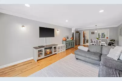 14 Glen Hollow Drive #E 1, Holtsville, NY 11742 - Photo 5