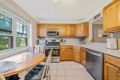 14 Glen Hollow Drive #E 1, Holtsville, NY 11742 - Photo 9