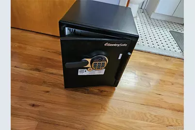 76-18 69th Place #3K, Glendale, NY 11385 - Photo 21