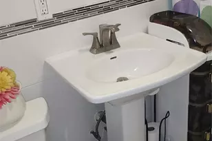 4425 Richardson Ave, Bronx, NY 10470 - Photo 11