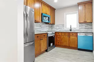 3 Beta Dr, Amityville, NY 11701 - Photo 3