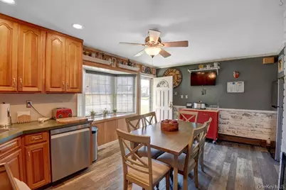 444 Division Avenue, Hicksville, NY 11801 - Photo 5