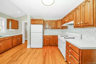72 Park Ave, Port Washington, NY 11050 - Photo 11