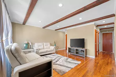 310 Miller Avenue, Freeport, NY 11520 - Photo 7