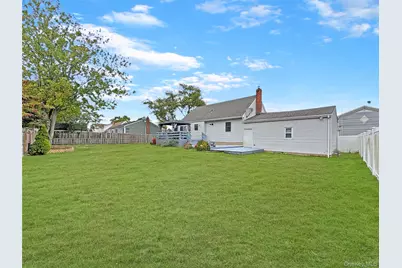 573 S 5th Street, Lindenhurst, NY 11757 - Photo 3