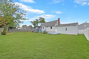 573 S 5th St, Lindenhurst, NY 11757 - Photo 3