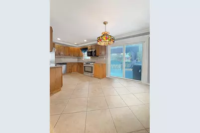 573 S 5th Street, Lindenhurst, NY 11757 - Photo 5