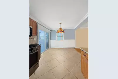 573 S 5th Street, Lindenhurst, NY 11757 - Photo 7