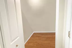 573 S 5th St, Lindenhurst, NY 11757 - Photo 11