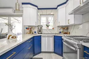 140-49 69th Rd, Kew Gardens, NY 11367 - Photo 5