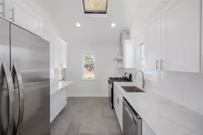 24 Woodbine Drive, Hicksville, NY 11801 - Photo 11