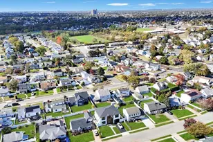 22 Chapel Ln, Levittown, NY 11756 - Photo 43