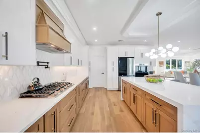 22 Chapel Lane, Levittown, NY 11756 - Photo 7