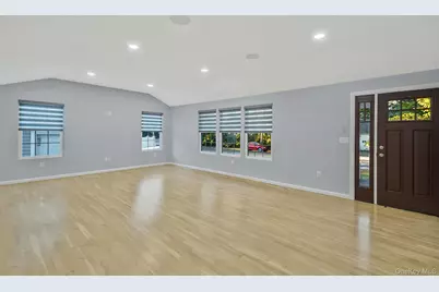 20 Pell Avenue, North Babylon, NY 11703 - Photo 3