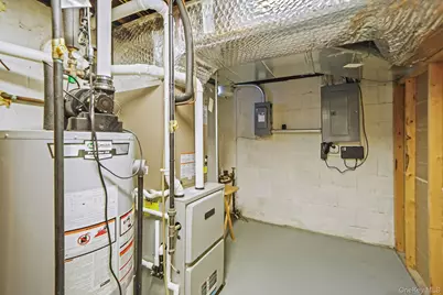 20 Pell Avenue, North Babylon, NY 11703 - Photo 25