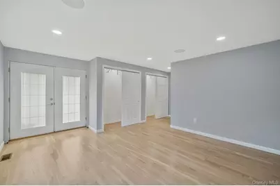 20 Pell Avenue, North Babylon, NY 11703 - Photo 11