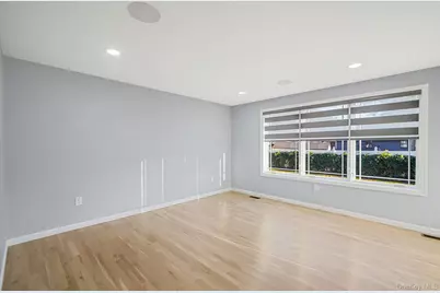 20 Pell Avenue, North Babylon, NY 11703 - Photo 15