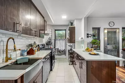 13928 Pershing Crescent, Jamaica, NY 11435 - Photo 9