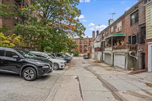 139-28 Pershing Crescent, Jamaica, NY 11435 - Photo 21