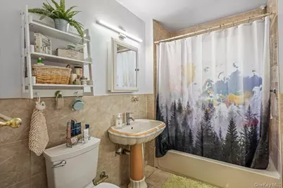 13928 Pershing Crescent, Jamaica, NY 11435 - Photo 15