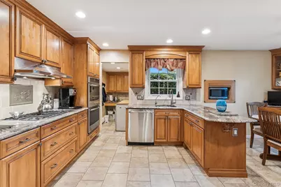 126 Andover Road, Rockville Centre, NY 11570 - Photo 9