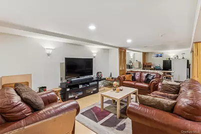 126 Andover Road, Rockville Centre, NY 11570 - Photo 23