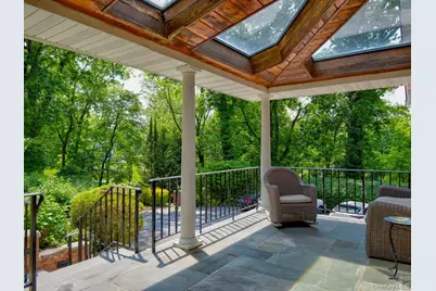 4 Sloanes Court, Sands Point, NY 11050 - Photo 5