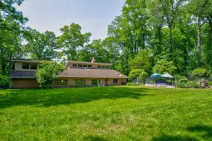 4 Sloanes Ct, Sands Point, NY 11050 - Photo 17