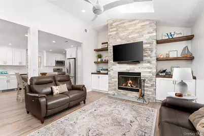 80 Washington Heights Avenue, Hampton Bays, NY 11946 - Photo 5