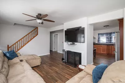 98 Hardy Lane, Westbury, NY 11590 - Photo 3