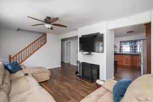 98 Hardy Ln, Westbury, NY 11590 - Photo 3