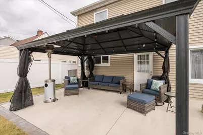 98 Hardy Lane, Westbury, NY 11590 - Photo 23