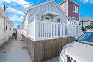 22 West 10th Road, Broad Channel, NY 11693 - Photo 3