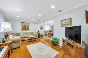 7 Montana St, Hicksville, NY 11801 - Photo 9