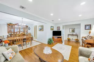 7 Montana St, Hicksville, NY 11801 - Photo 11