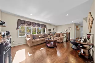 40 Stonywood Rd, Commack, NY 11725 - Photo 3