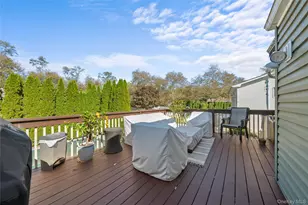 40 Stonywood Rd, Commack, NY 11725 - Photo 23