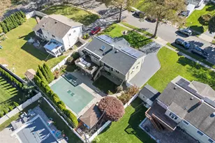 40 Stonywood Rd, Commack, NY 11725 - Photo 29