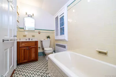 265 Raymond, Rockville Centre, NY 11570 - Photo 17