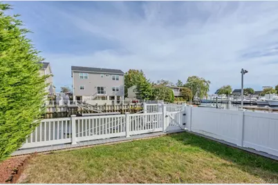 243 Sportsmans Avenue, Freeport, NY 11520 - Photo 23