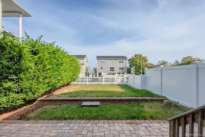 243 Sportsmans Avenue, Freeport, NY 11520 - Photo 31