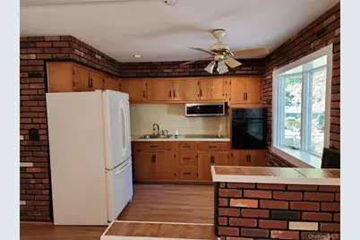 61 Pleasant Street, Huntington, NY 11743 - Photo 5