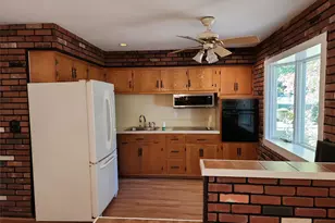 61 Pleasant St, Huntington, NY 11743 - Photo 5