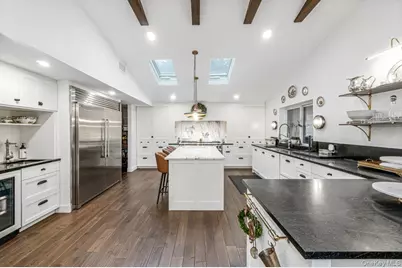 32 Rustic Gate Lane, Dix Hills, NY 11746 - Photo 11