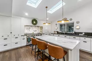 32 Rustic Gate Ln, Dix Hills, NY 11746 - Photo 13