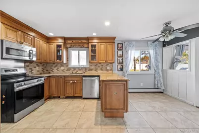 270 Singingwood Drive, Holbrook, NY 11741 - Photo 23