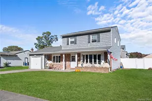 270 Singingwood Dr, Holbrook, NY 11741 - Photo 3