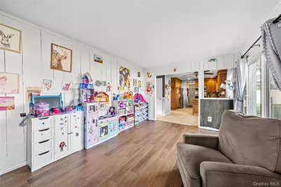 270 Singingwood Drive, Holbrook, NY 11741 - Photo 17