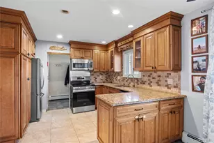 270 Singingwood Dr, Holbrook, NY 11741 - Photo 21